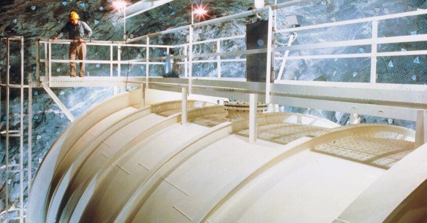 Unveiling the Experimental “Traps” Designed to Capture Elusive Neutrinos